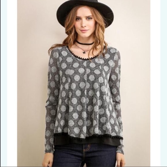 🆕LAST ONE—Gray and Black Boho Top - Picture 3 of 4