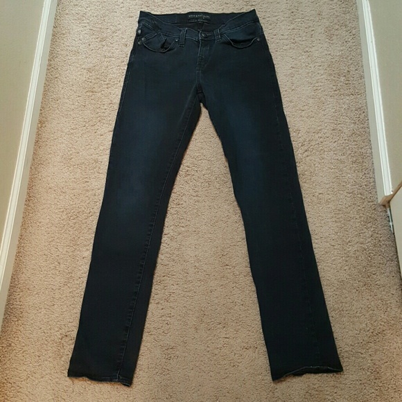 Rock & Republic Size 8 Dark Denim Skinny Jeans