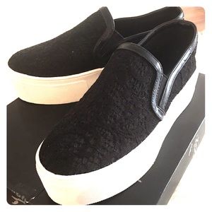 Brand new Forever 21 platform shoes