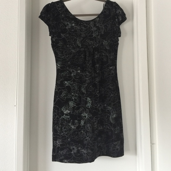 ❌sold❌Guess Dress - Picture 2 of 4
