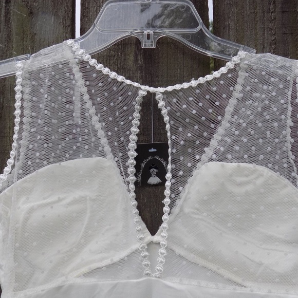 Lacy White Dress - Picture 3 of 4