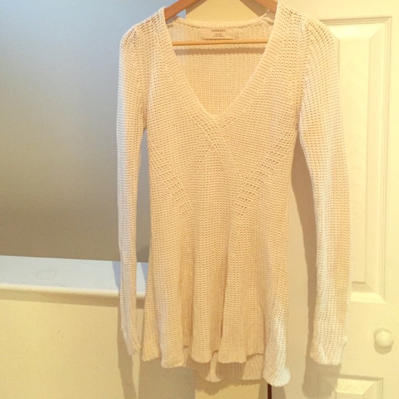 ZARA KNIT v-neck sweater