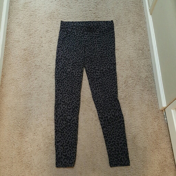 Victoria Secret Pink Medium Leggings