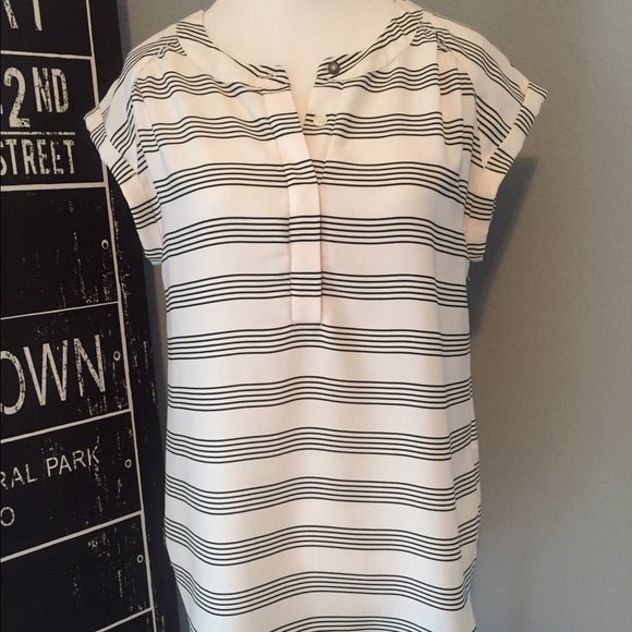 Black & white cap sleeve