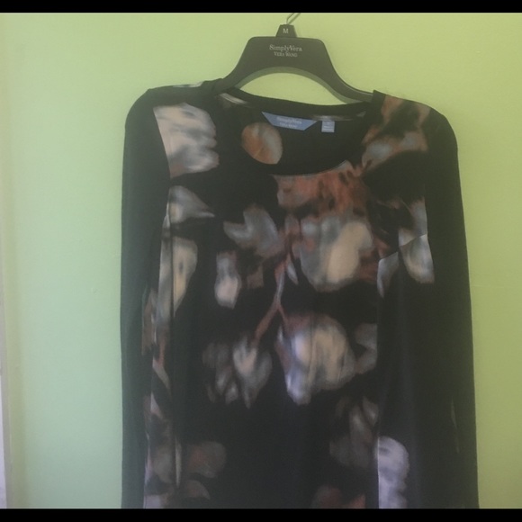 simply Vera black flowered top