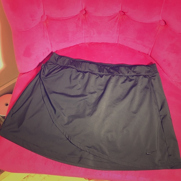Black Nike FITDRY tennis skirt