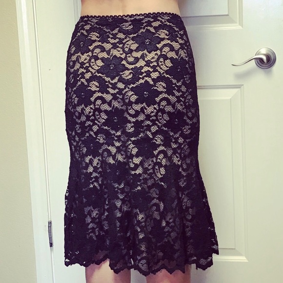 Black Skirt size Small - Picture 3 of 3