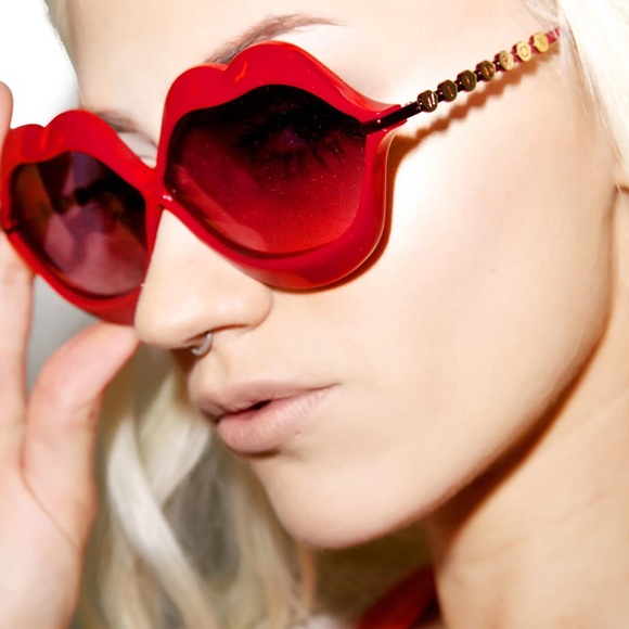 Wildfox Accessories - Wildfox Lip Service Sunglasses
