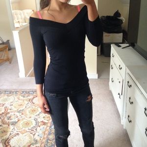 Black 3/4 sleeve Bebe top