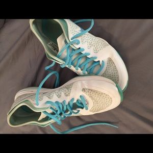 Nike tennis shoes