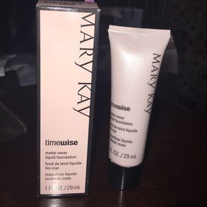 Mary Kay Foundation Beige 4