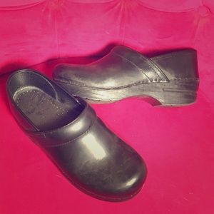 Black Danskos size 9
