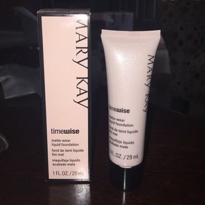 Mary Kay Foundation Beige 6