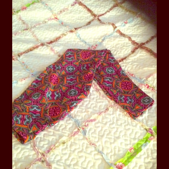 BRAND NEW RARE CELTIC KNOT LULAROE LEGGINGS!! OS