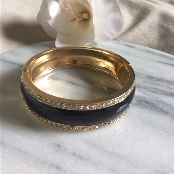 Forever 21 Jewelry - ⚠️LAST CHANCE • Forever 21 Bangle