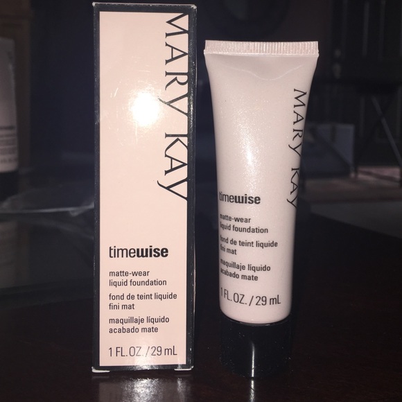 Mary Kay Foundation Beige 8