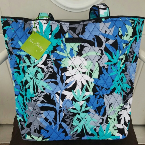 Vera Bradley Tote in Camofloral