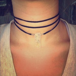 Women's choker