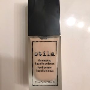 Stila illuminating foundation in 10 watts
