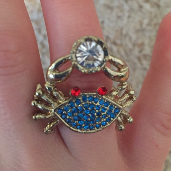 Betsey Johnson stretchy crab ring