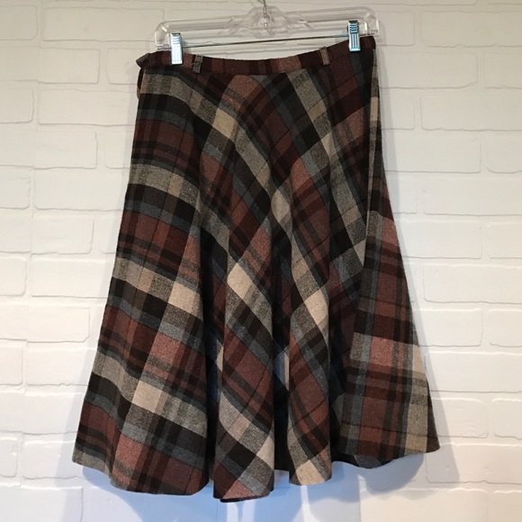 Vintage Skirts - Vintage brown plaid full skirt w/matching belt Vintage Skirts - Vintage brown plaid full skirt w/matching belt