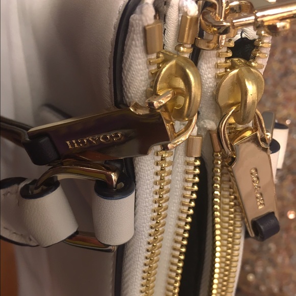 Coach Crossbody Bag - Picture 2 of 6