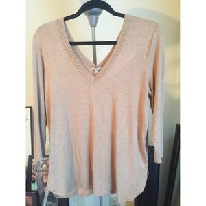 Anthropologie V-neck in TAN