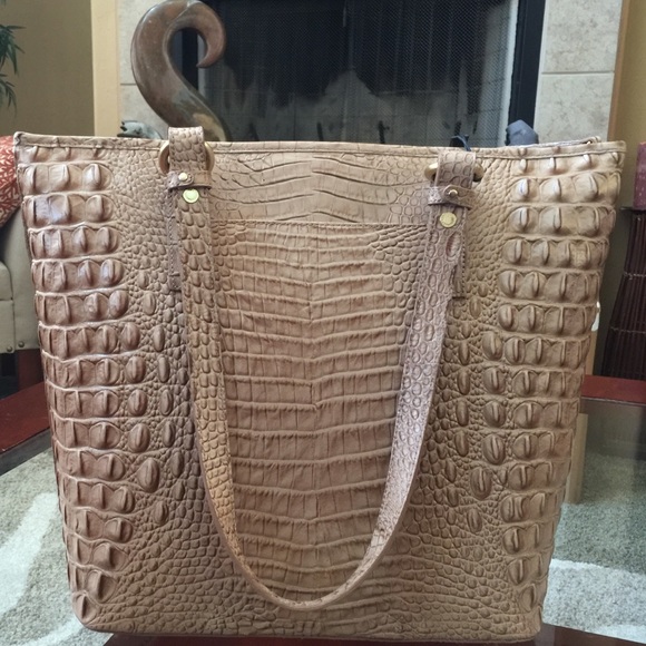 💥SOLD💥Great Christmas Gift🎁 NWT Brahmin - Picture 2 of 4