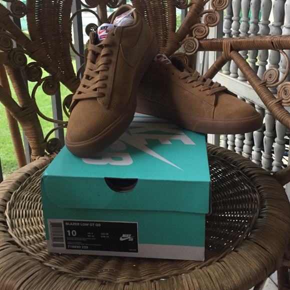 Nike x supreme blazer low GT