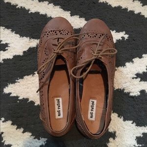 ADORABLE BROWN FLATS