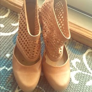 Loeffler Randall nude heels