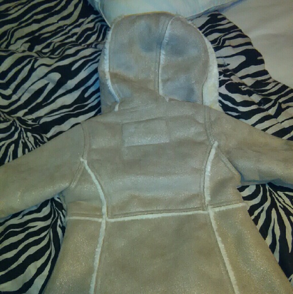 BNWOT 2T beauiful peacoat