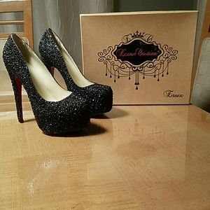 Black crystal pumps size 39