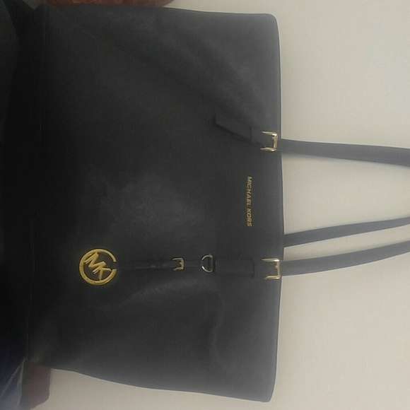 Michael Kors 100 percent authentic saffiano tote
