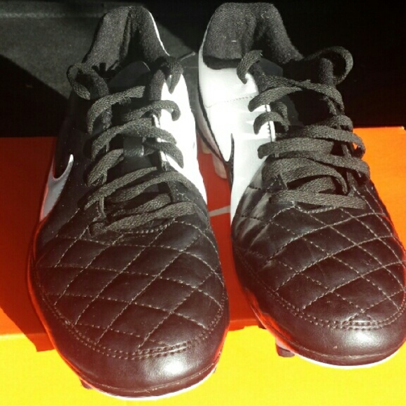 SOLD MERCARI-Nike Soccer Cleats - Picture 2 of 4