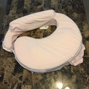 Breastfeeding pillow