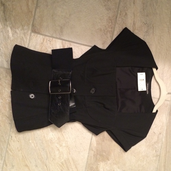 Express short sleeve blazer