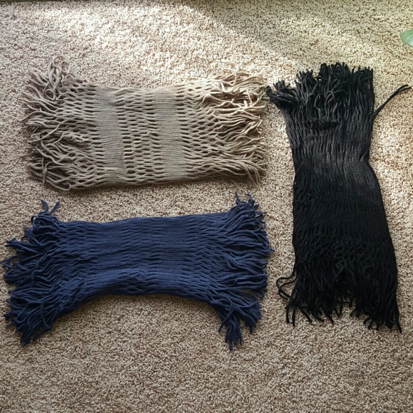 Fishnet Fringe Infinity Scarf! - Picture 3 of 4