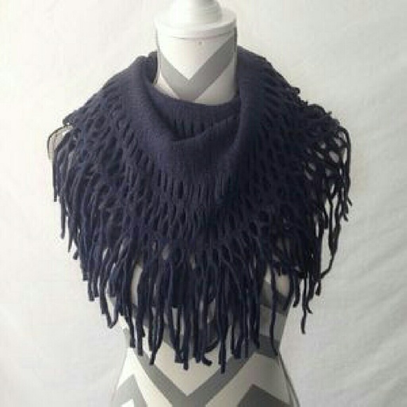 Fishnet Fringe Infinity Scarf! - Picture 4 of 4