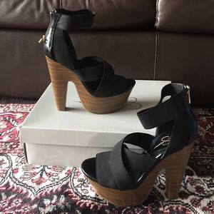 Jessica Simpson platform