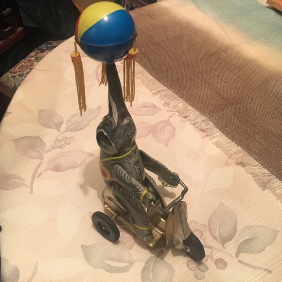 Antique wind up elephant!!! - Picture 2 of 3