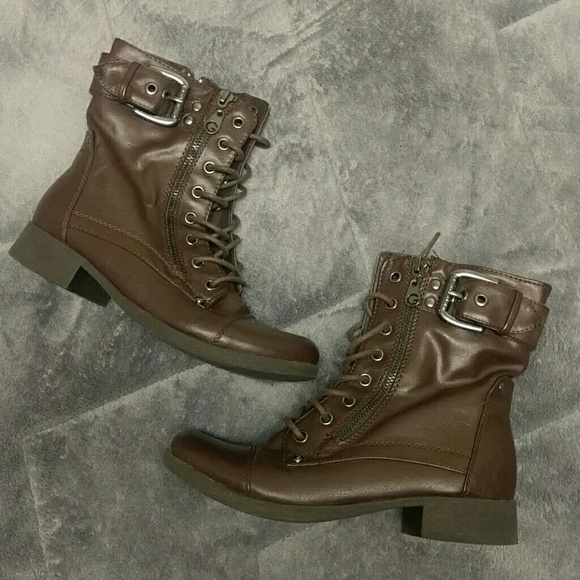 GUESS Boots ??