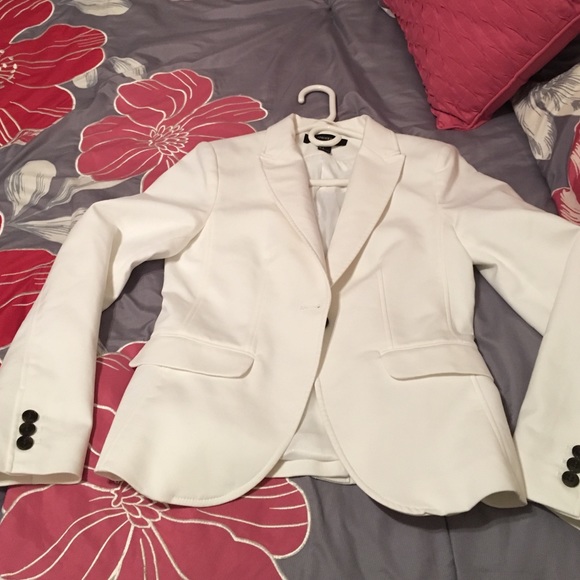 ☘Forever 21 White blazer ☘
