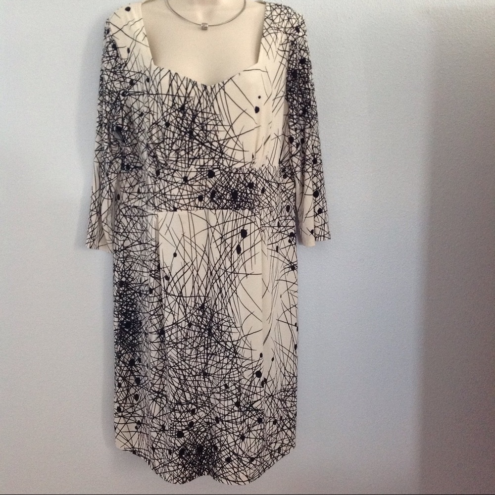 GRAPHIC PRINT DRESS