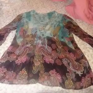 Long sleeved pattern dress top