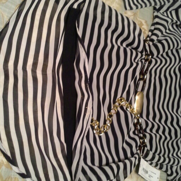 Shirt - Picture 3 of 4