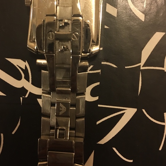 Authentic Emporio Armani women watch - Picture 3 of 3