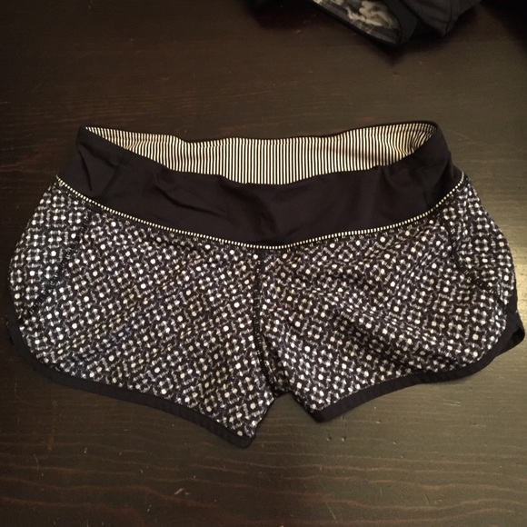 Lulu speed shorts size 6.