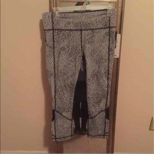 Lululemon Pace Rival Crop NWT Size 8