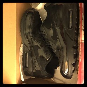 Air max black metallic